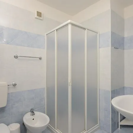 شقة Bright Top-floor With Sea View لينانو سابيادورو